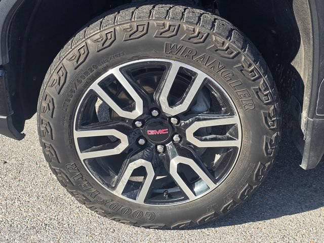 Used 2024 GMC Sierra 1500 AT4 w/ Technology Package AWD/4WD image 9