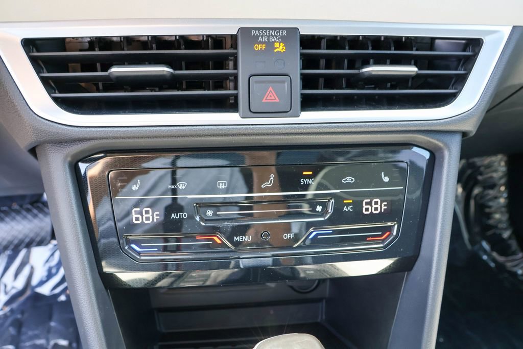 New 2025 Volkswagen Taos SE image 30