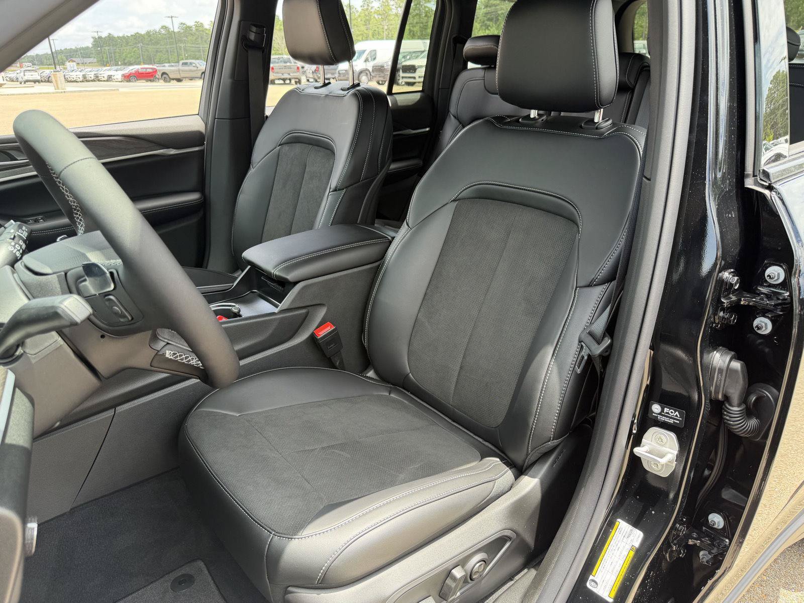 New 2026 Jeep Grand Cherokee Altitude RWD image 18