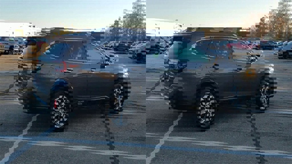 Used 2020 Subaru Outback Touring image 8