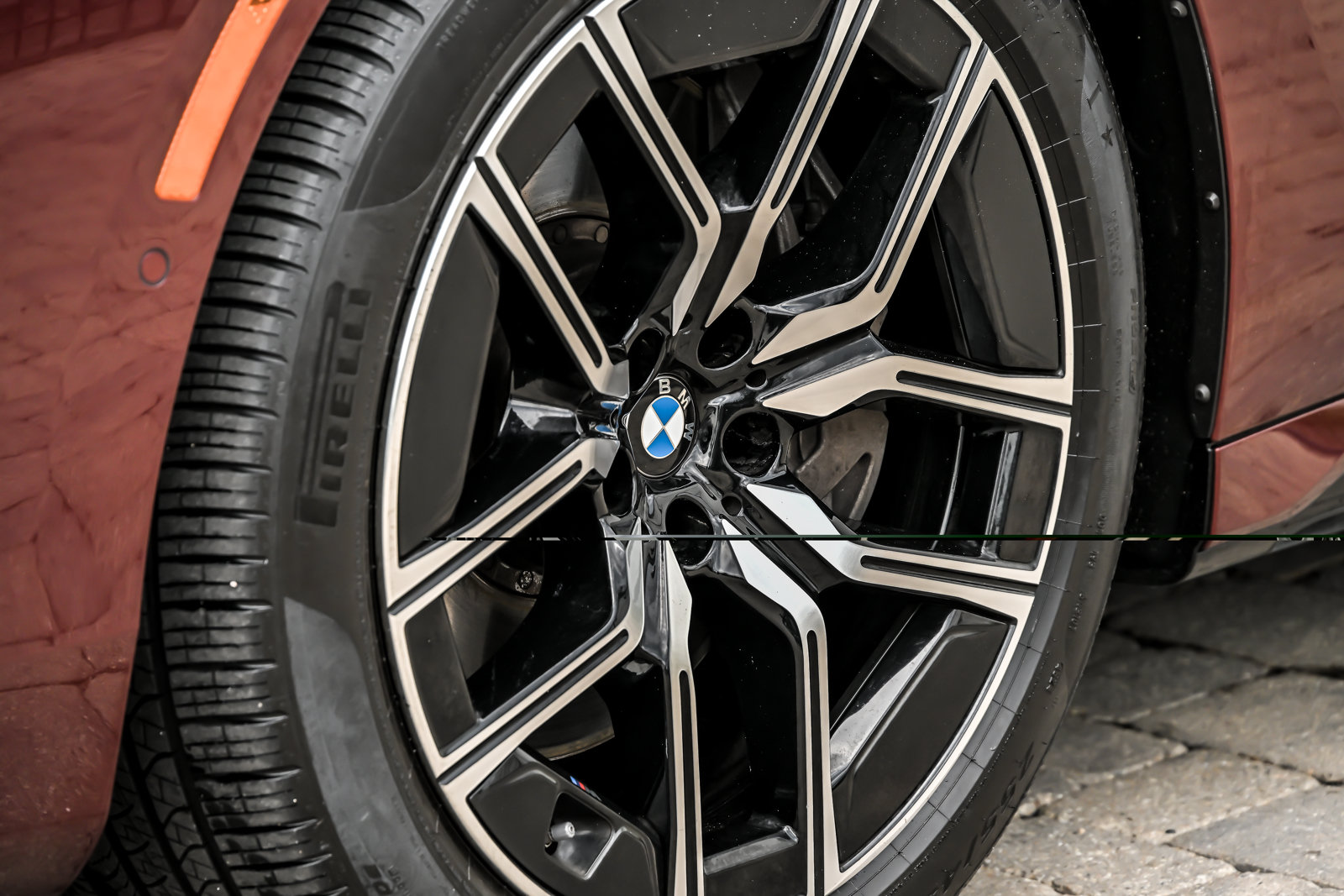 Used 2023 BMW 760i xDrive AWD/4WD image 9