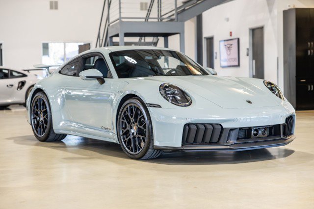 Used 2025 Porsche 911 Carrera GTS image 8