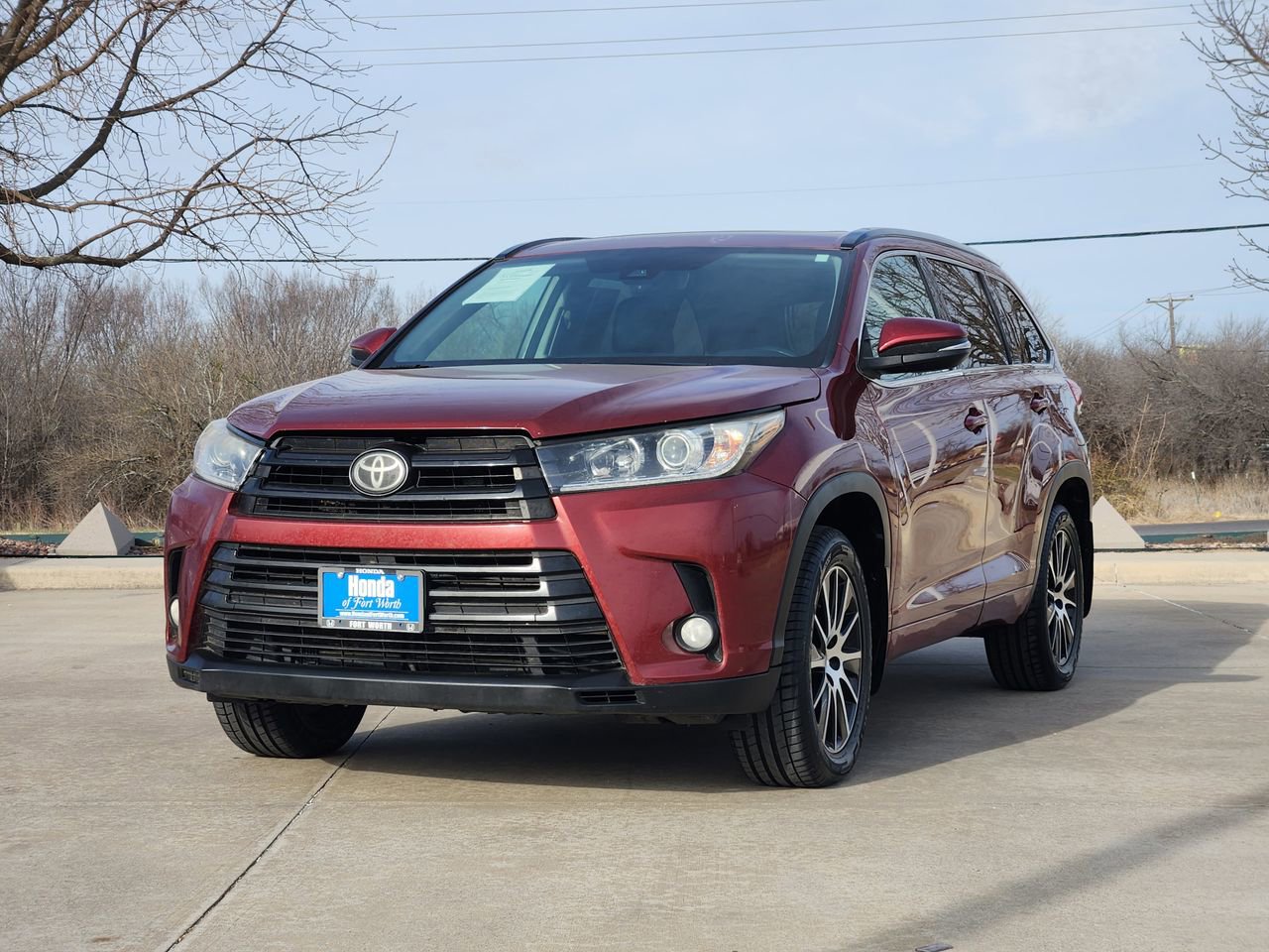 Used 2017 Toyota Highlander SE image 3
