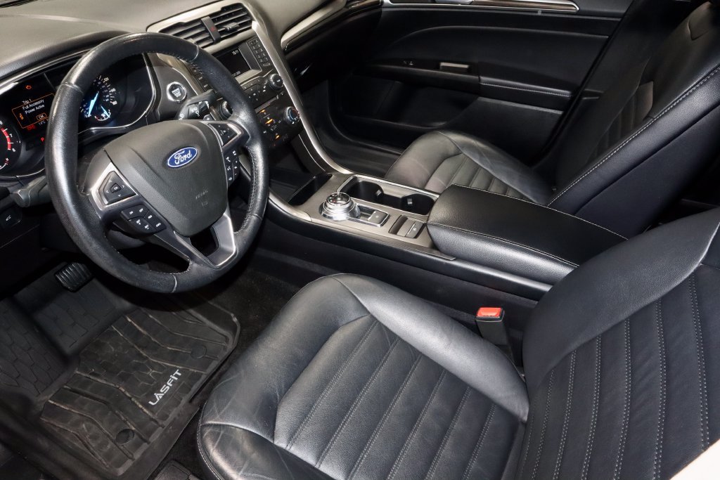 Used 2018 Ford Fusion SE FWD image 23
