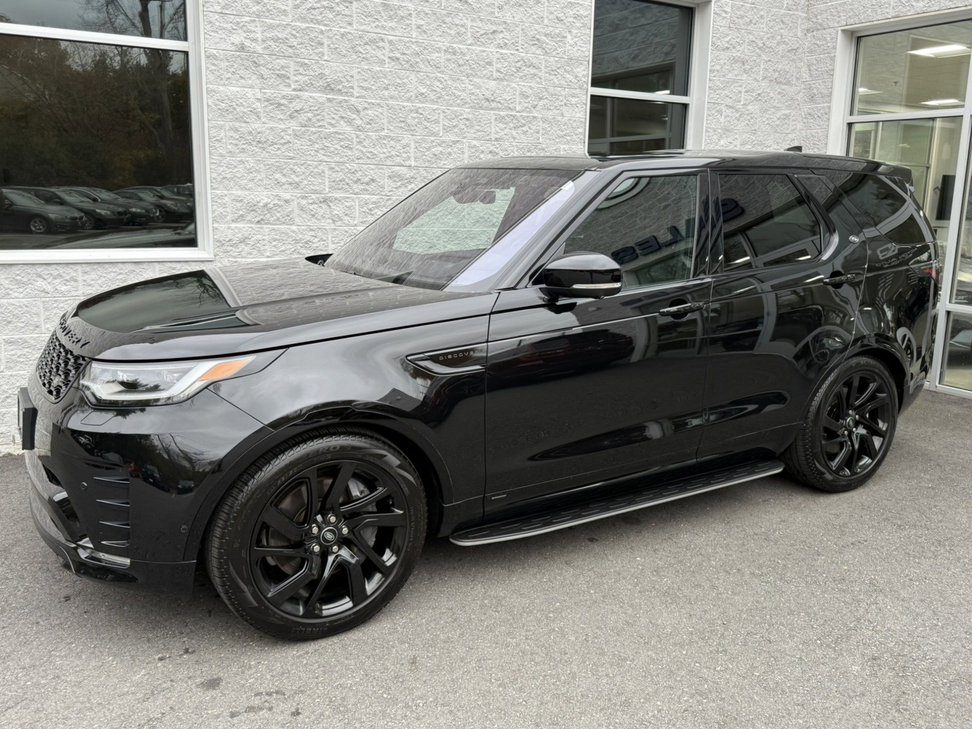 Used 2021 Land Rover Discovery HSE R-Dynamic