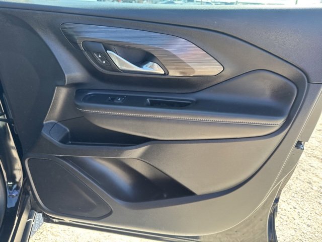 Used 2024 GMC Terrain SLT image 16