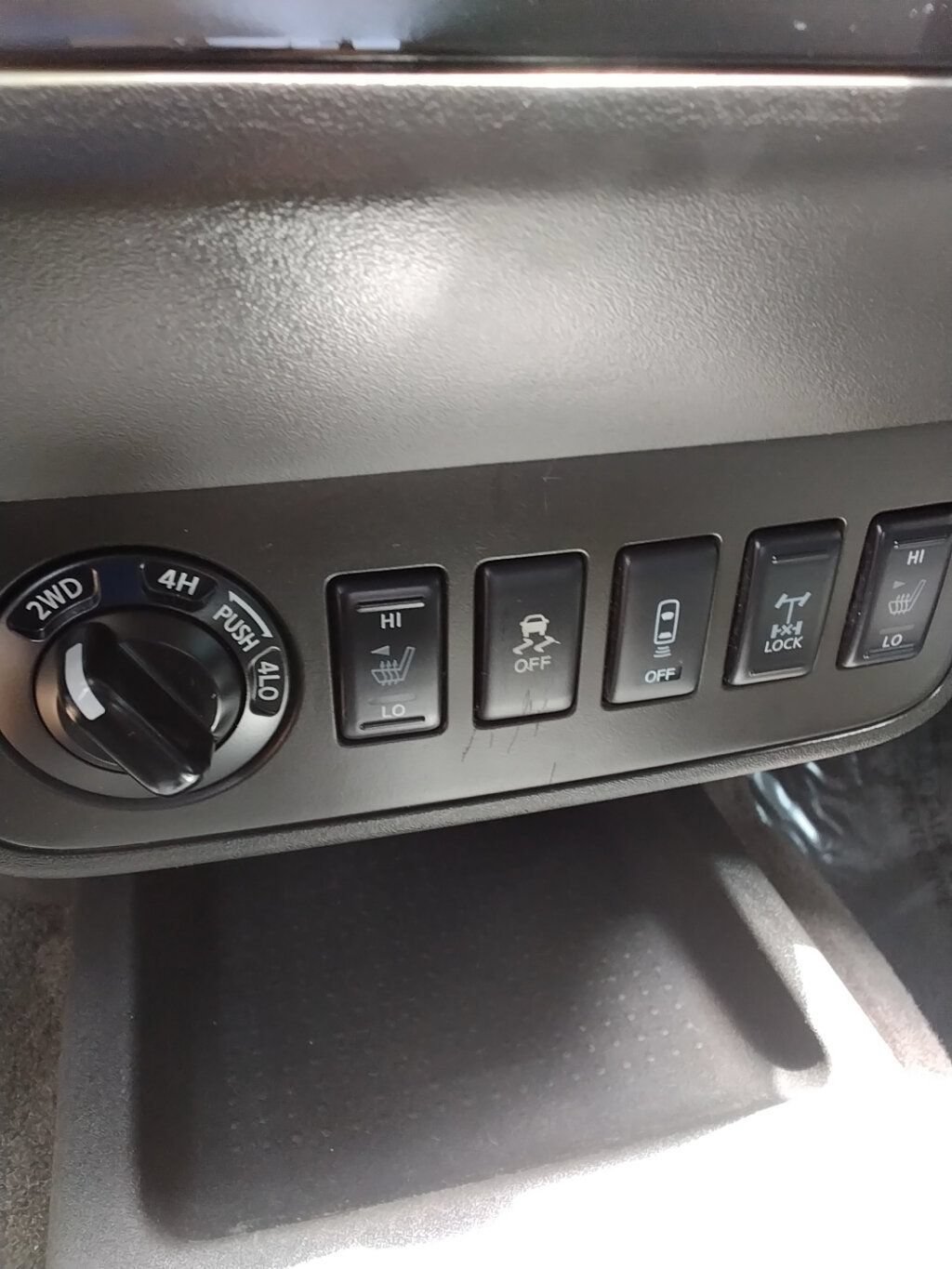 Used 2018 Nissan Frontier PRO-4X AWD/4WD image 19