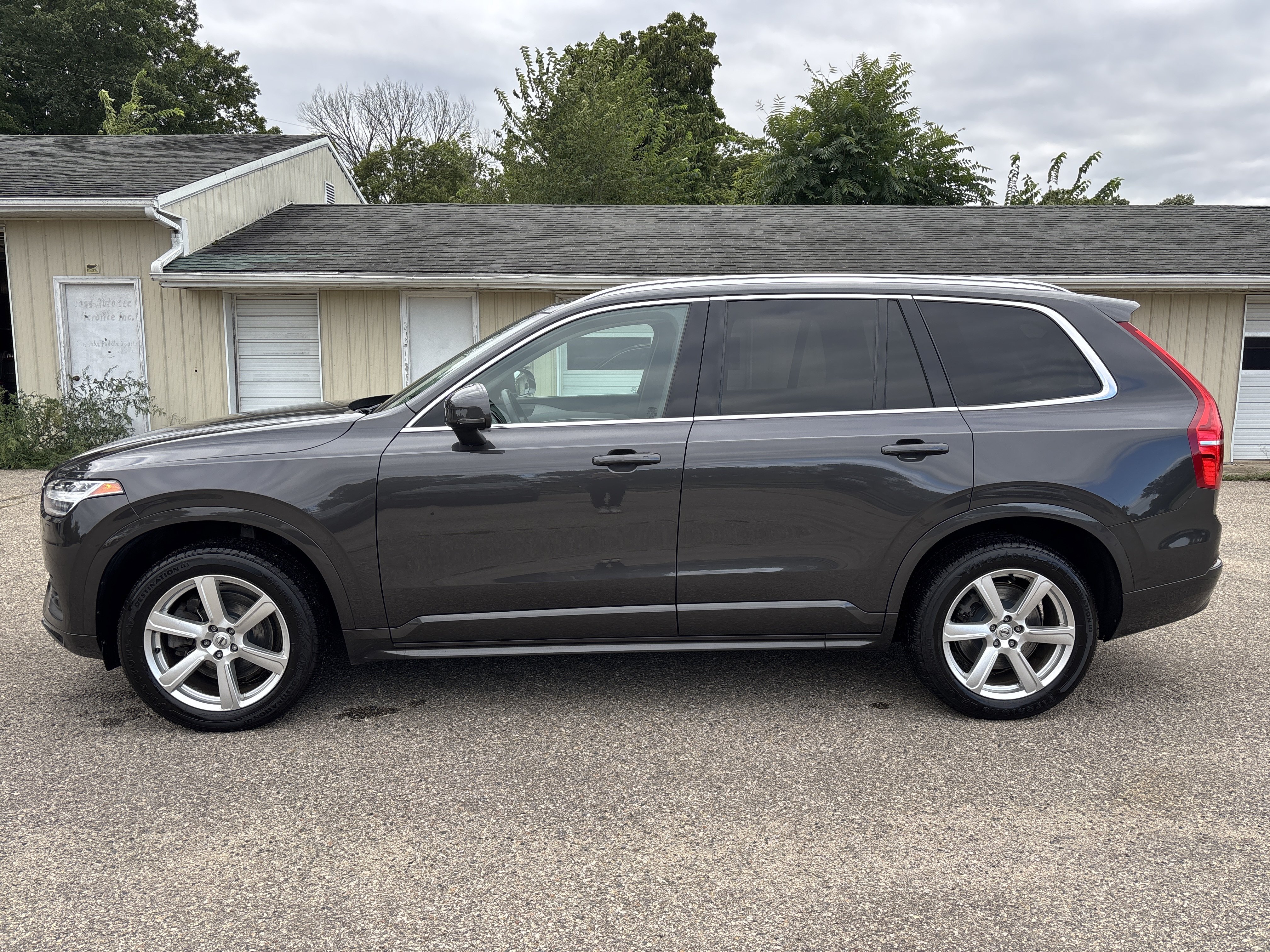 Used 2023 Volvo XC90 B5 Core AWD/4WD image 11