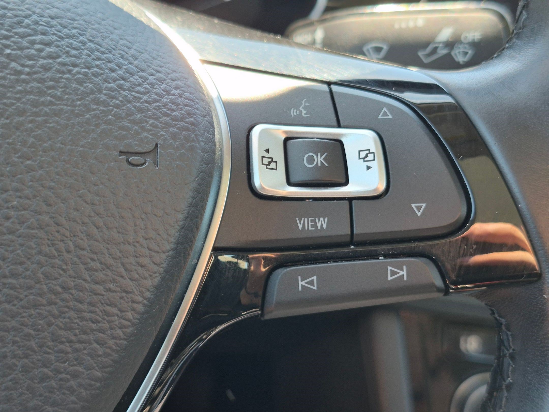 Used 2019 Volkswagen Jetta SEL Premium FWD image 19