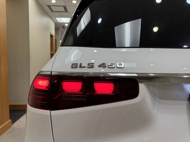 Certified 2025 Mercedes-Benz GLS 450 4MATIC image 27