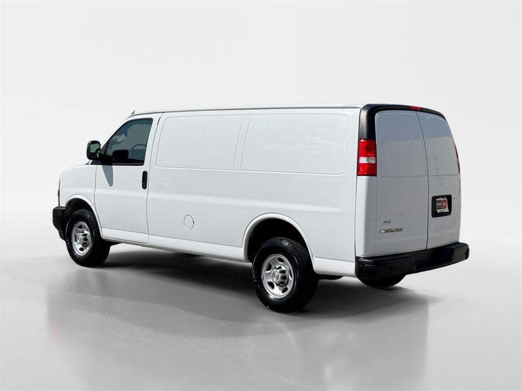 Used 2022 Chevrolet Express 2500 w/ Driver Convenience Package image 5