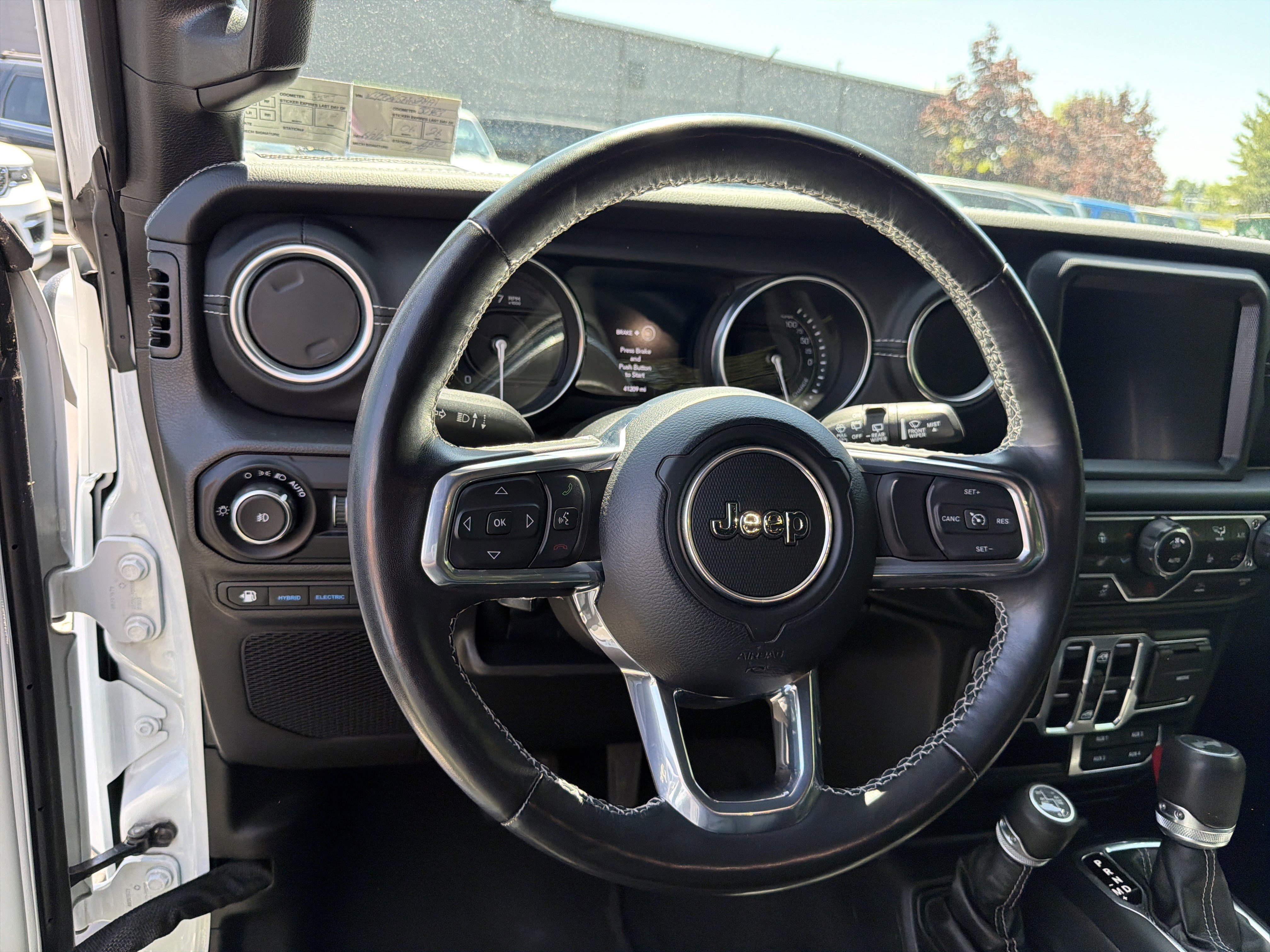 Used 2022 Jeep Wrangler Unlimited Sahara w/ Cold Weather Group AWD/4WD image 23