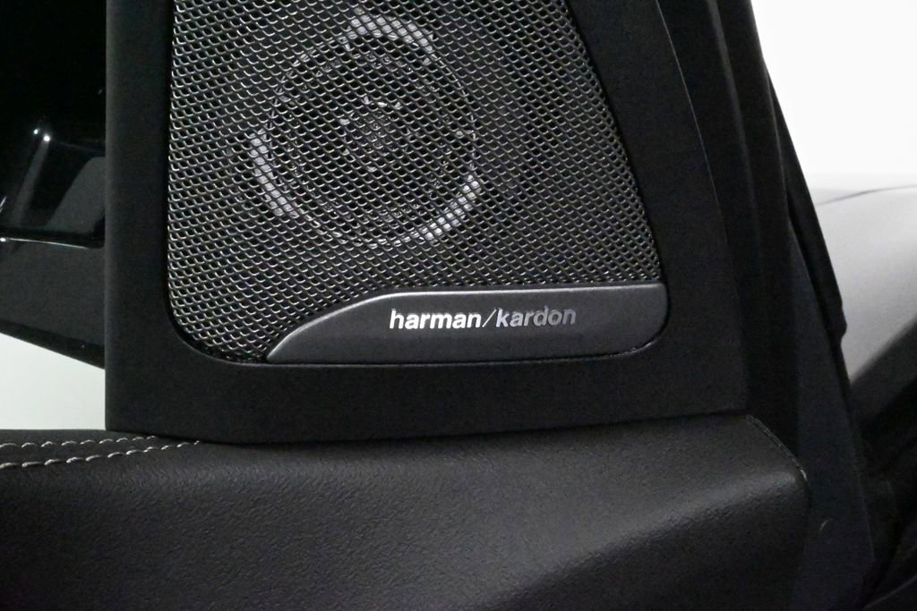 Used 2025 BMW X5 M60i w/ Executive Package image 33