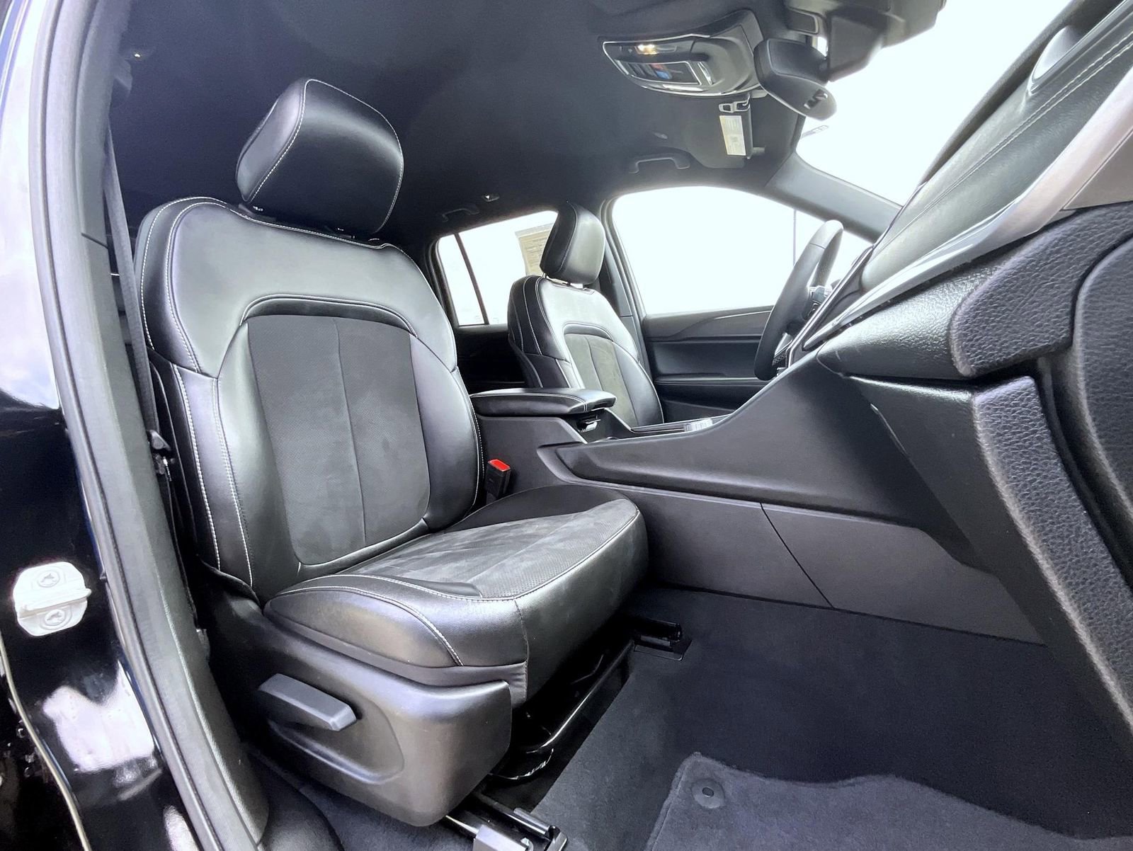 Used 2024 Jeep Grand Cherokee Altitude image 16