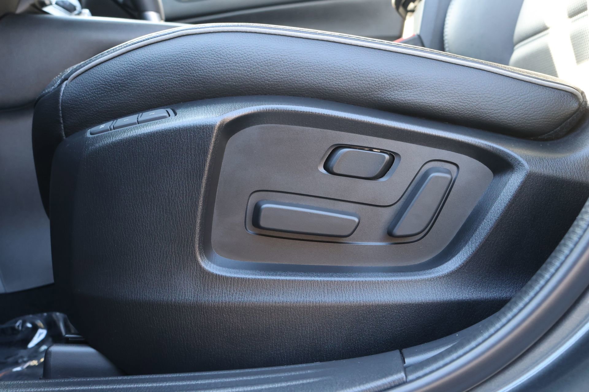 Used 2025 MAZDA CX-5 AWD 2.5 S w/ Preferred Package image 13