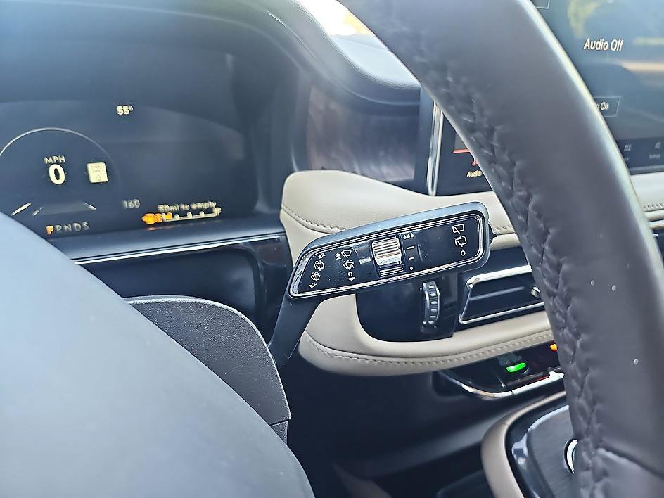 Used 2023 Lincoln Nautilus Reserve w/ Equipment Group 201A FWD image 21