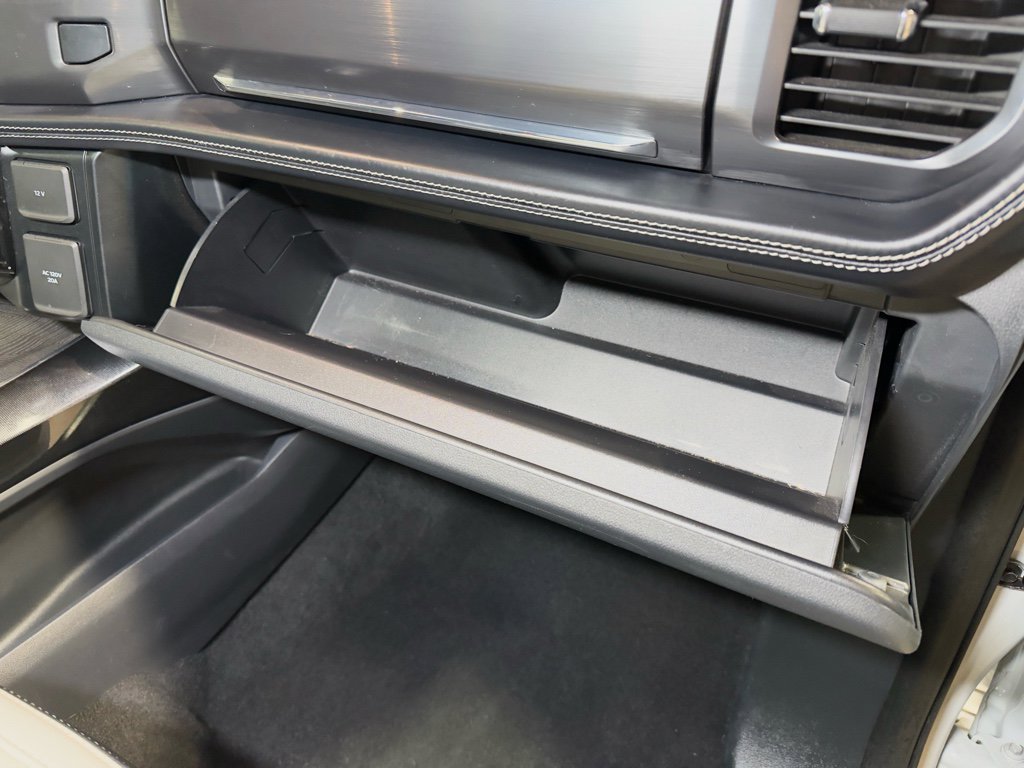 Used 2023 Ford F150 Lightning Platinum image 22