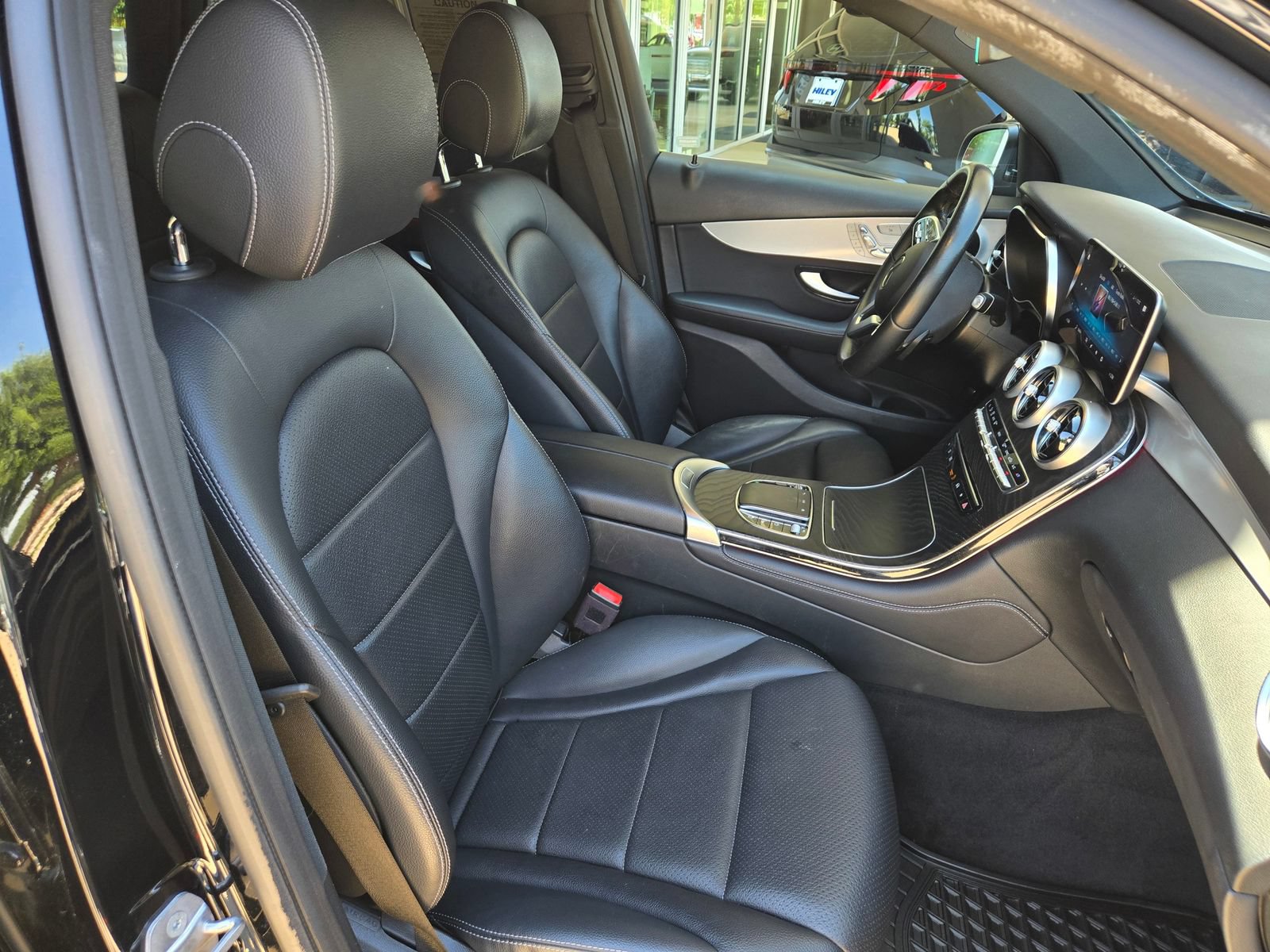 Used 2021 Mercedes-Benz GLC 300 image 25
