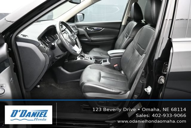 Used 2017 Nissan Rogue SL w/ SL Premium Package AWD/4WD image 25