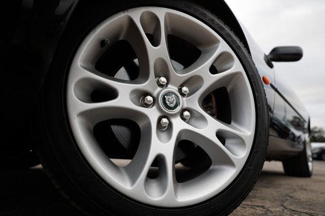 Used 2003 Jaguar XK8 Convertible image 37