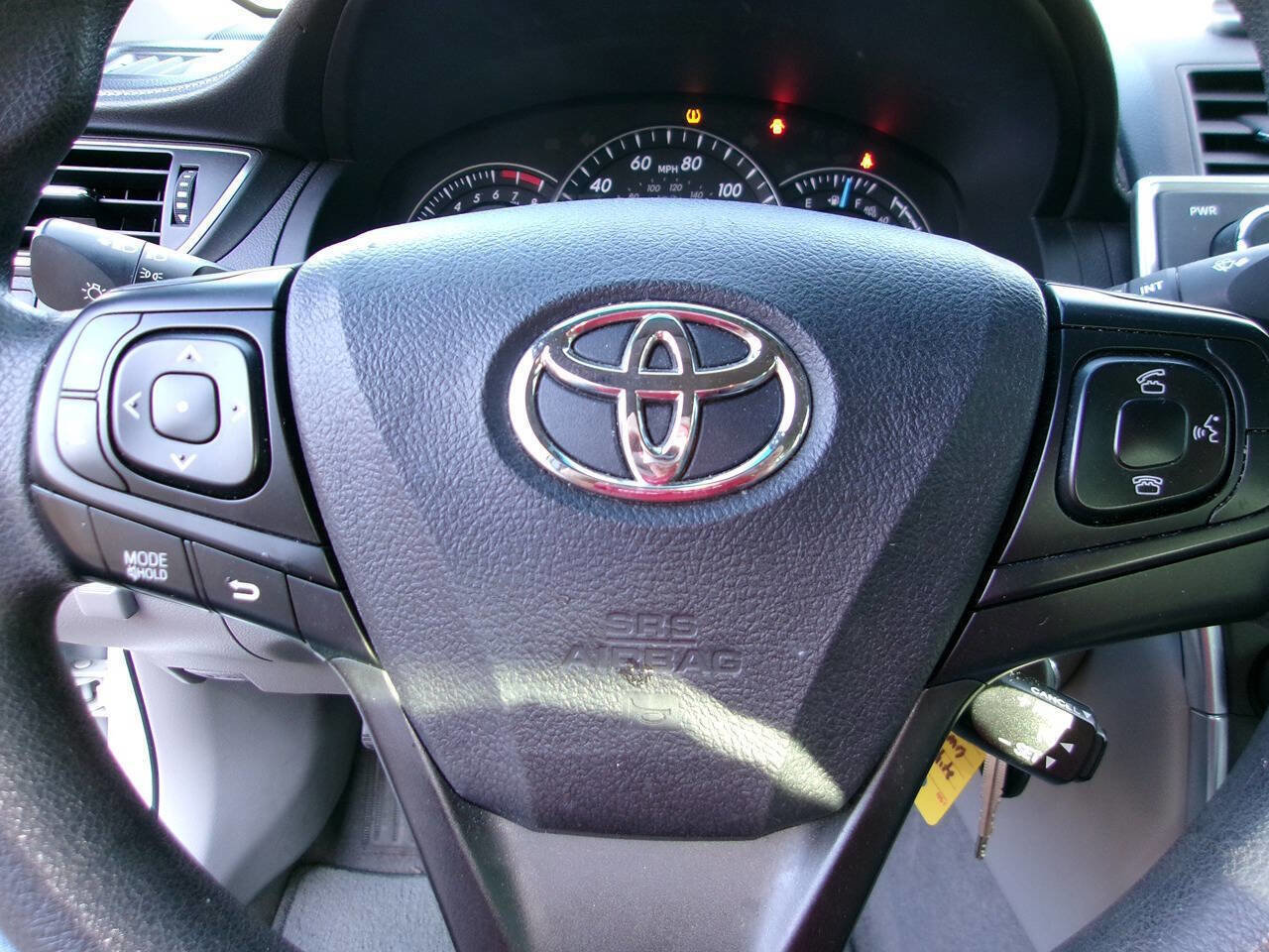 Used 2015 Toyota Camry LE image 8