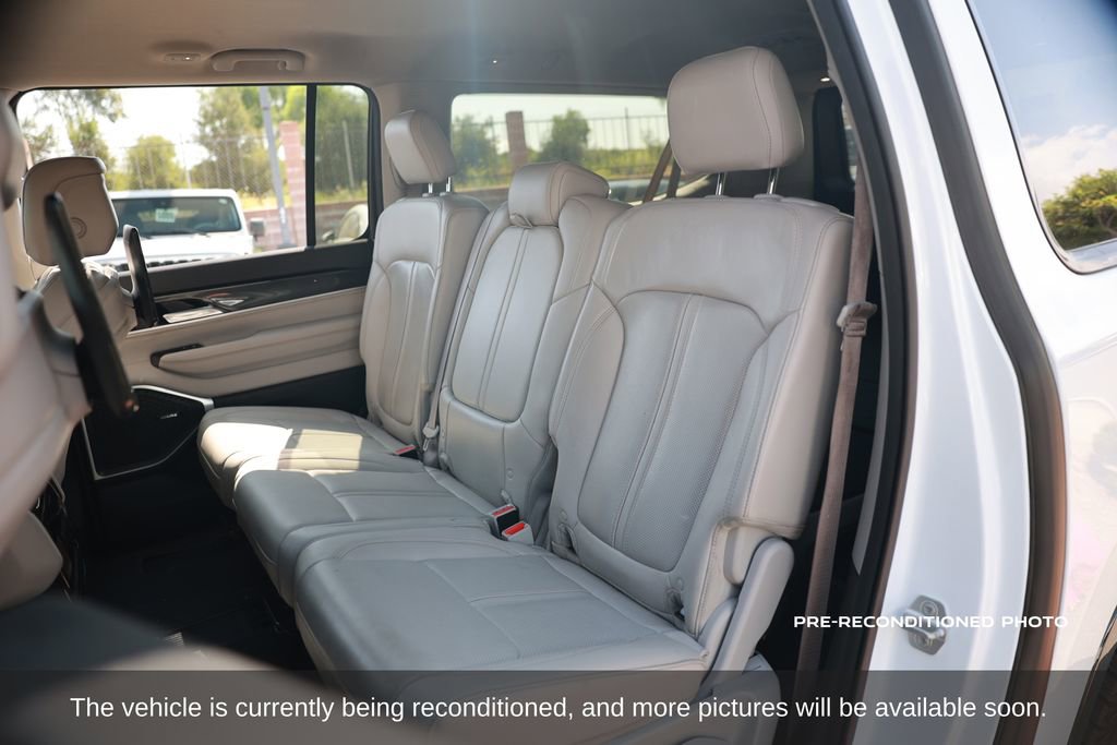 Used 2023 Jeep Wagoneer L 4WD w/ Rear Seat Video Group 1 image 12