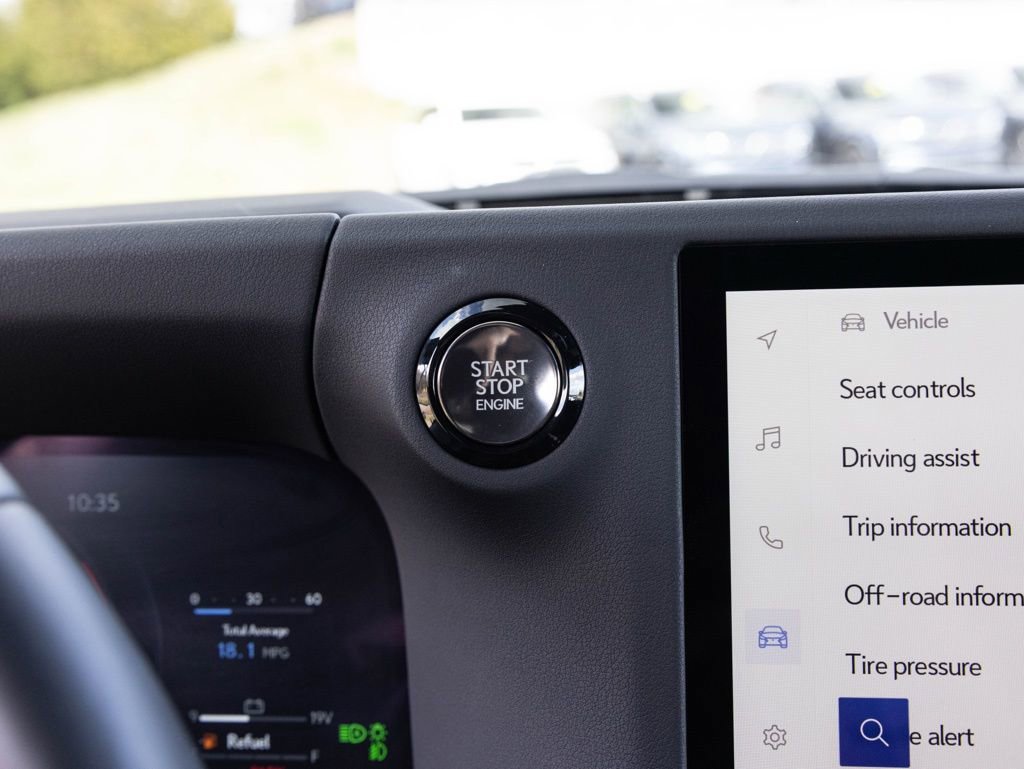 Used 2024 Lexus GX 550 w/ Accessory Package (2T) image 32