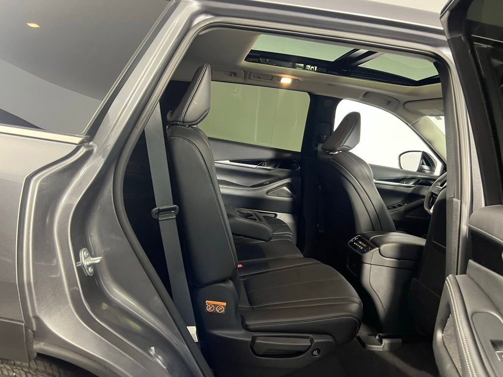 Used 2025 INFINITI QX60 Pure image 29