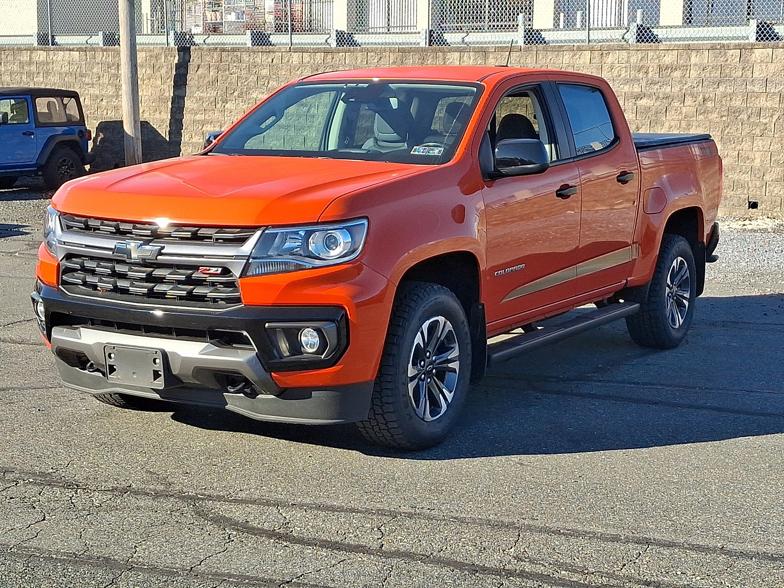 Used 2021 Chevrolet Colorado Z71 w/ Safety Package AWD/4WD image 3