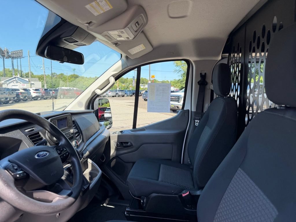 Used 2025 Ford Transit 250 Low Roof w/ Exterior Upgrade Package RWD image 8
