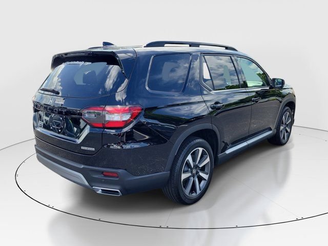 Certified 2025 Honda Pilot Touring image 34