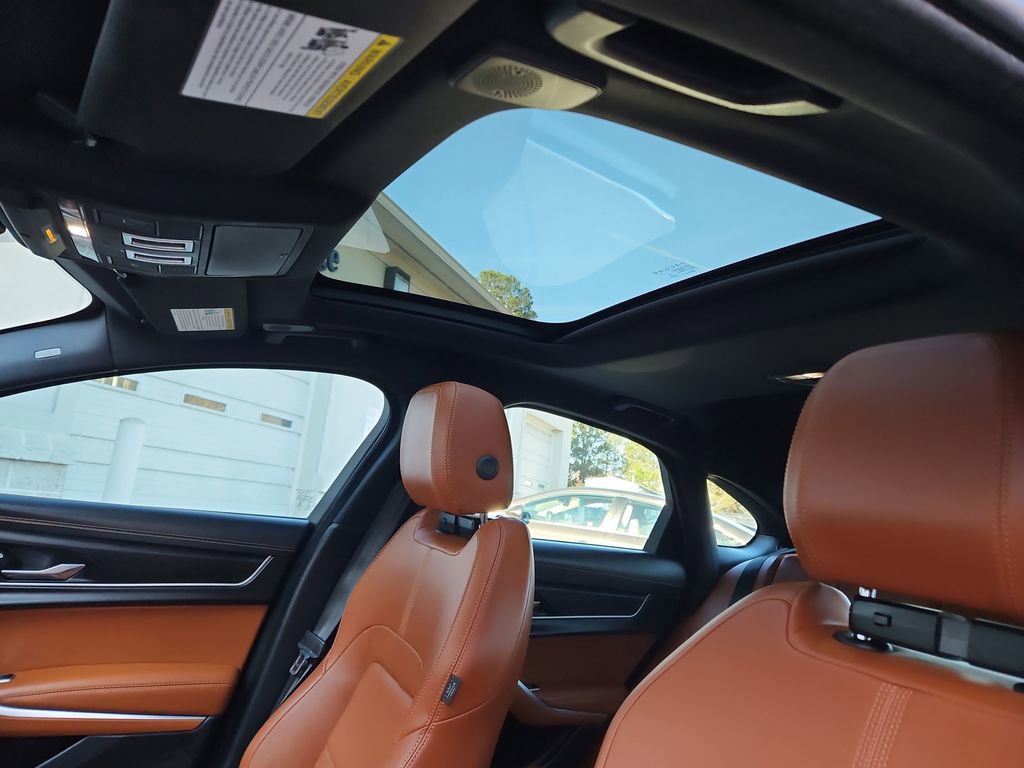 Used 2023 Jaguar XF R-Dynamic SE image 22