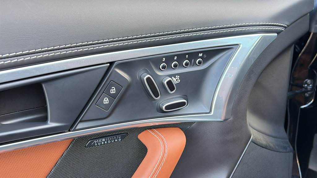 Used 2023 Jaguar F-TYPE R-Dynamic AWD/4WD image 11