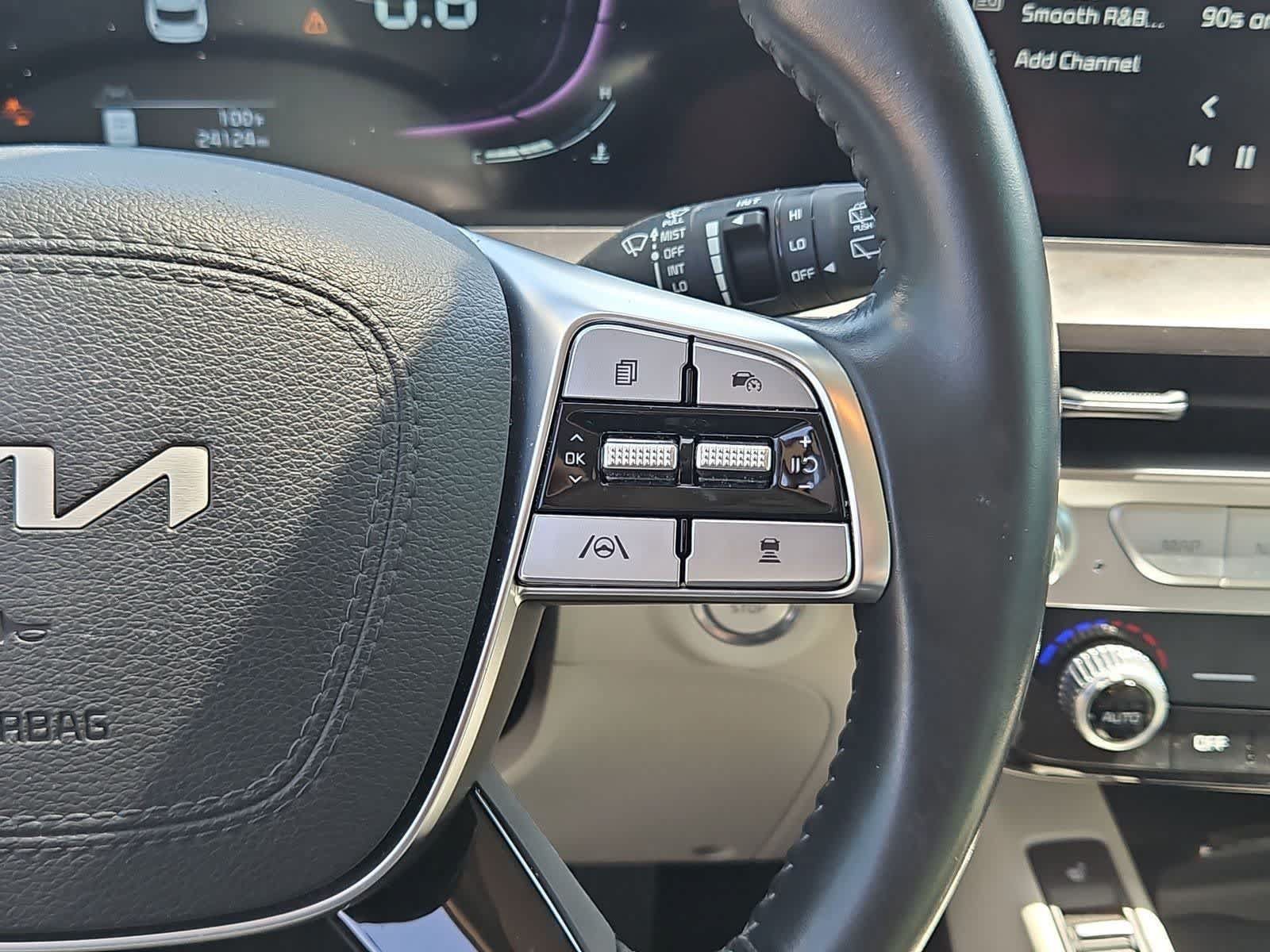 Used 2024 Kia Telluride S FWD image 24