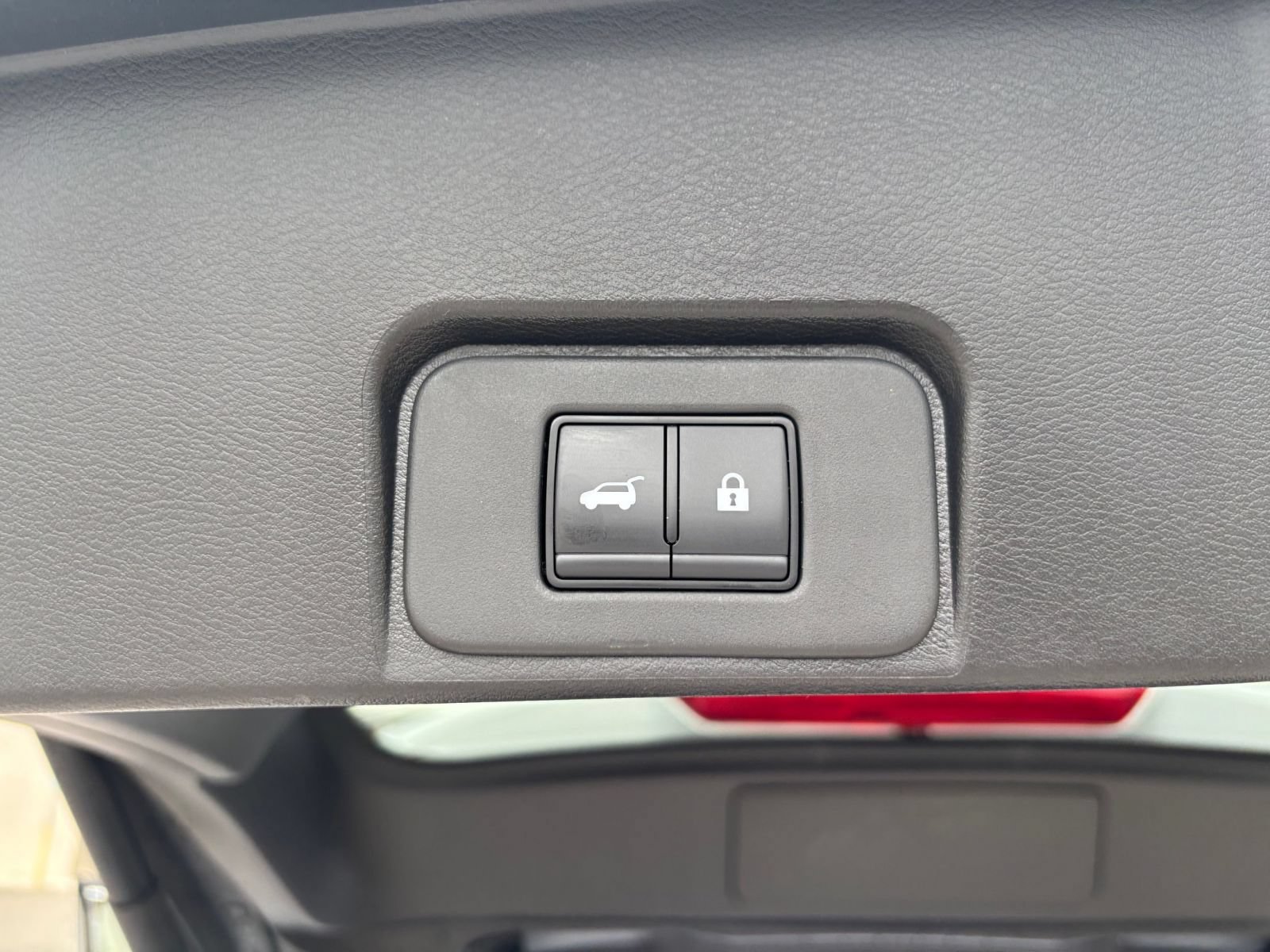 Used 2025 Nissan Rogue SV AWD/4WD image 20