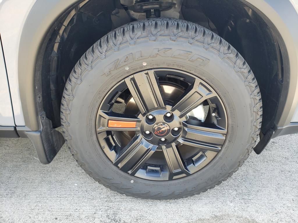 Certified 2025 Nissan Rogue SV AWD/4WD image 45