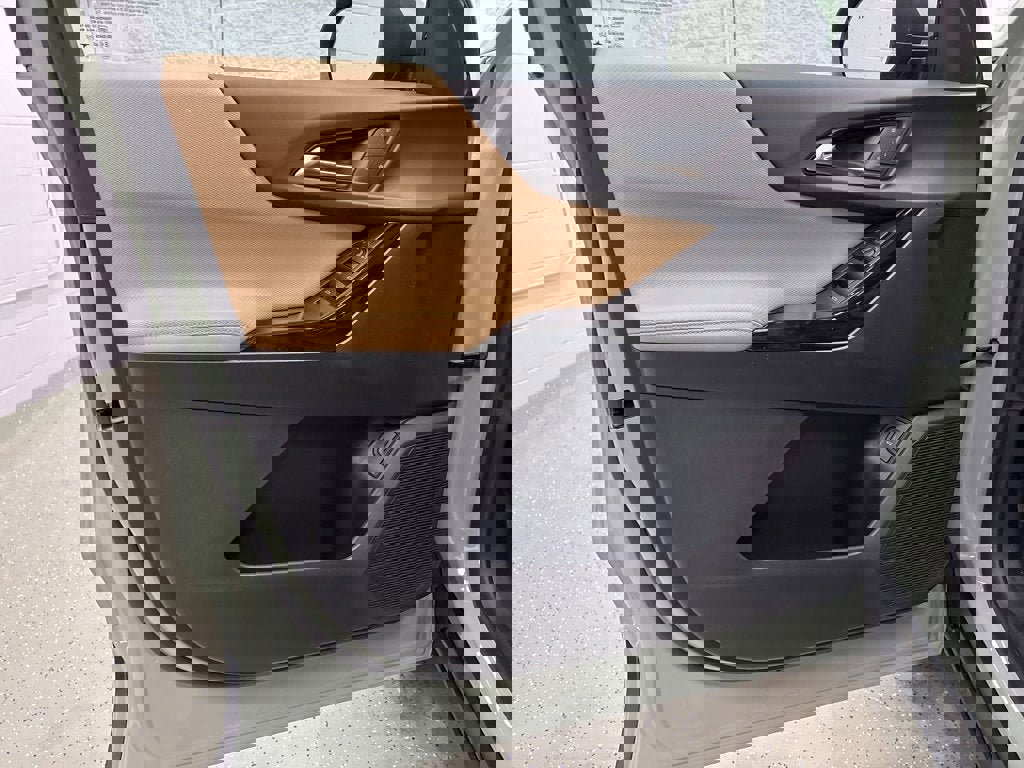 New 2026 Chevrolet Equinox ACTIV w/ Convenience Package III image 13