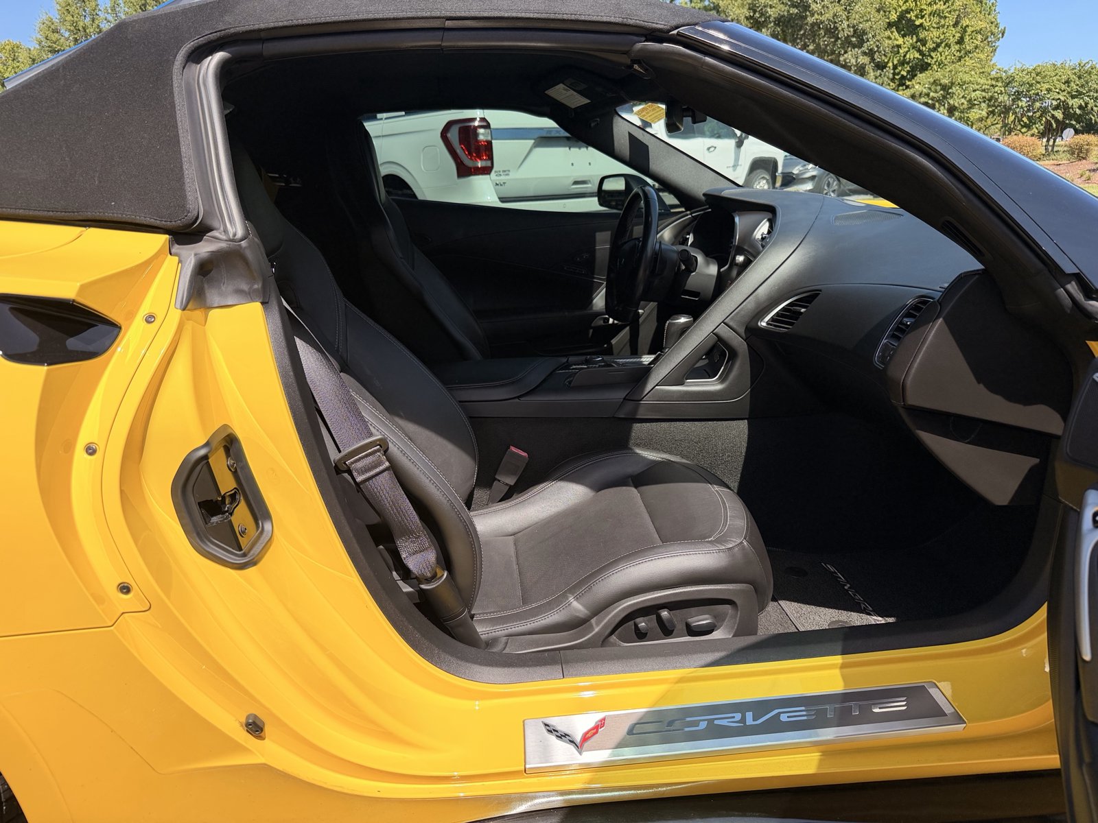 Used 2019 Chevrolet Corvette Stingray Convertible Z51 2LT RWD image 34