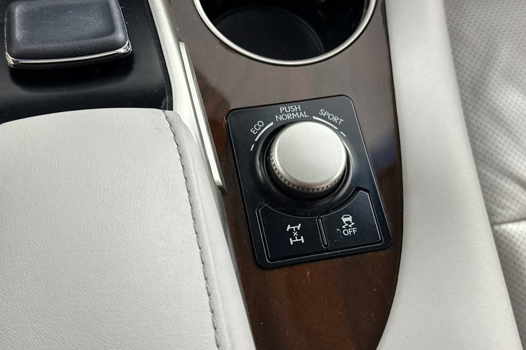 Used 2019 Lexus RX 350 AWD w/ Navigation Package image 38