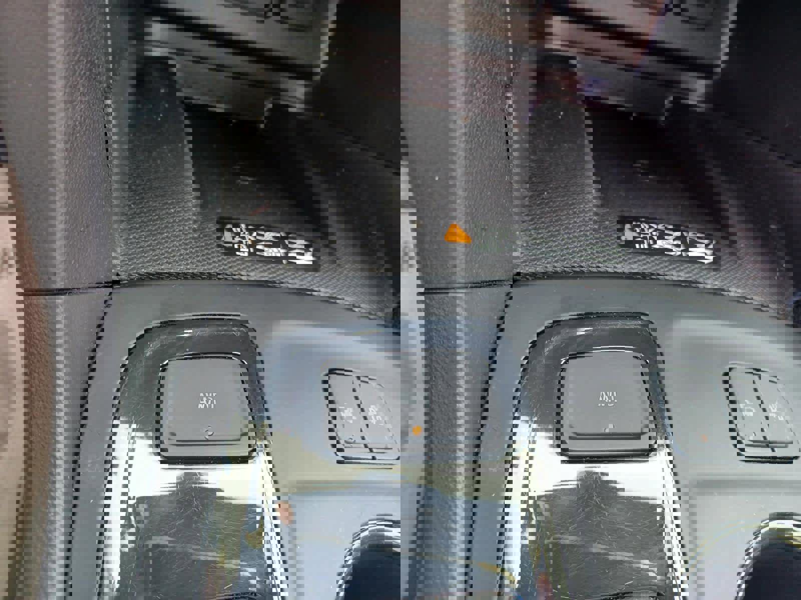 Used 2023 Chevrolet Equinox Premier image 13