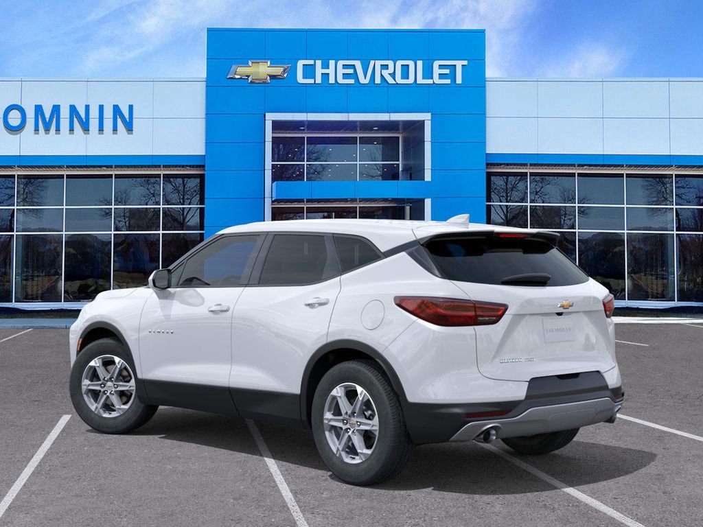 New 2025 Chevrolet Blazer LT image 4