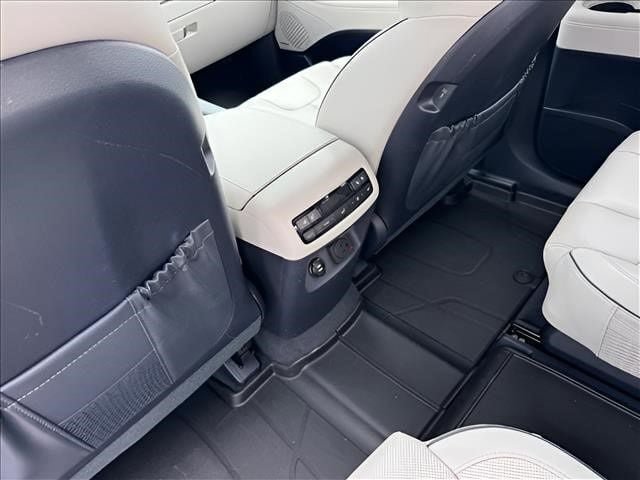 Used 2023 Hyundai Palisade Limited FWD image 18