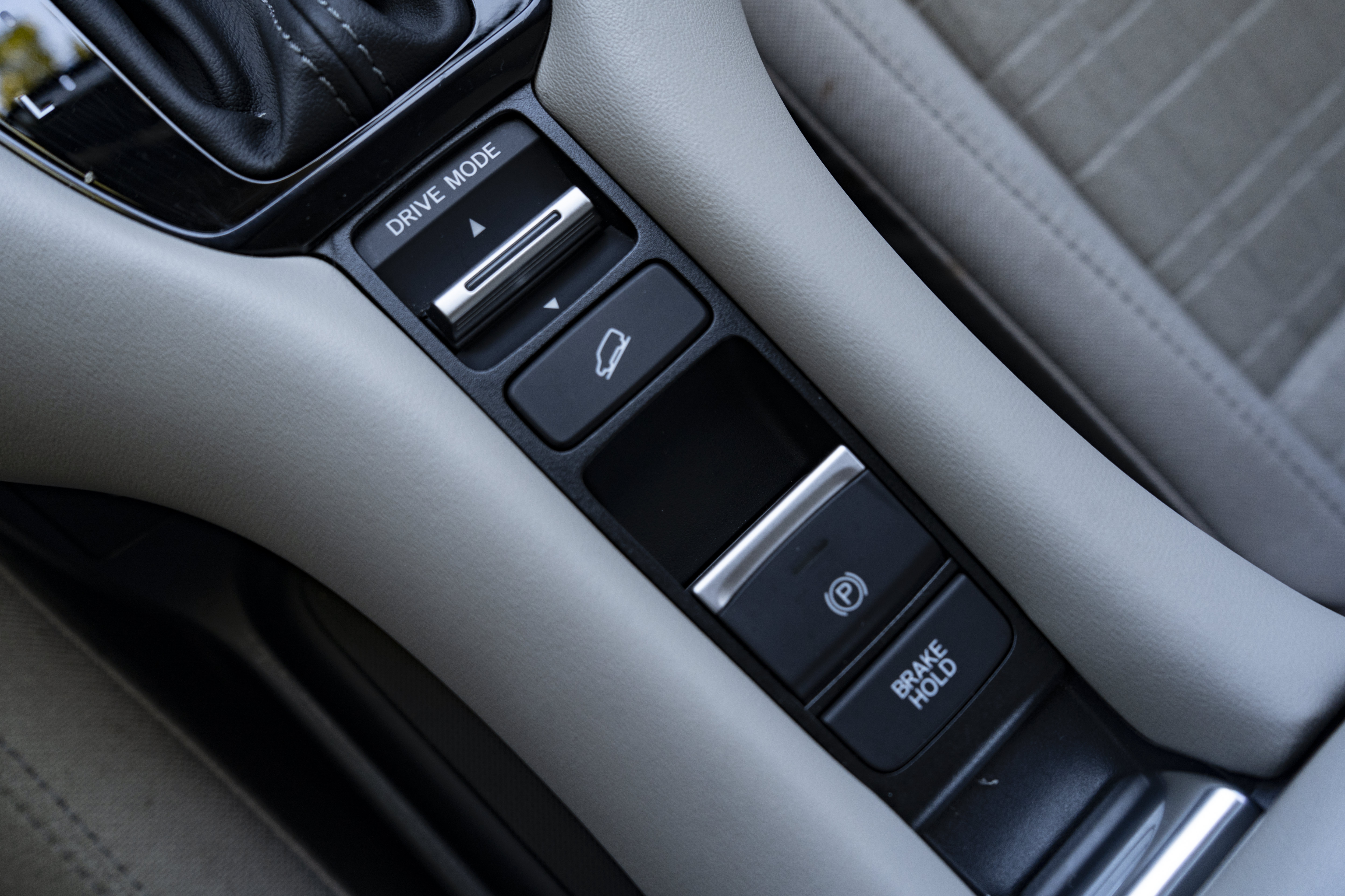 Certified 2024 Honda HR-V LX image 28