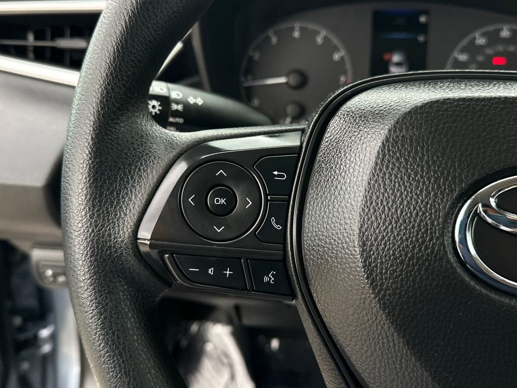 Used 2025 Toyota Corolla LE image 20