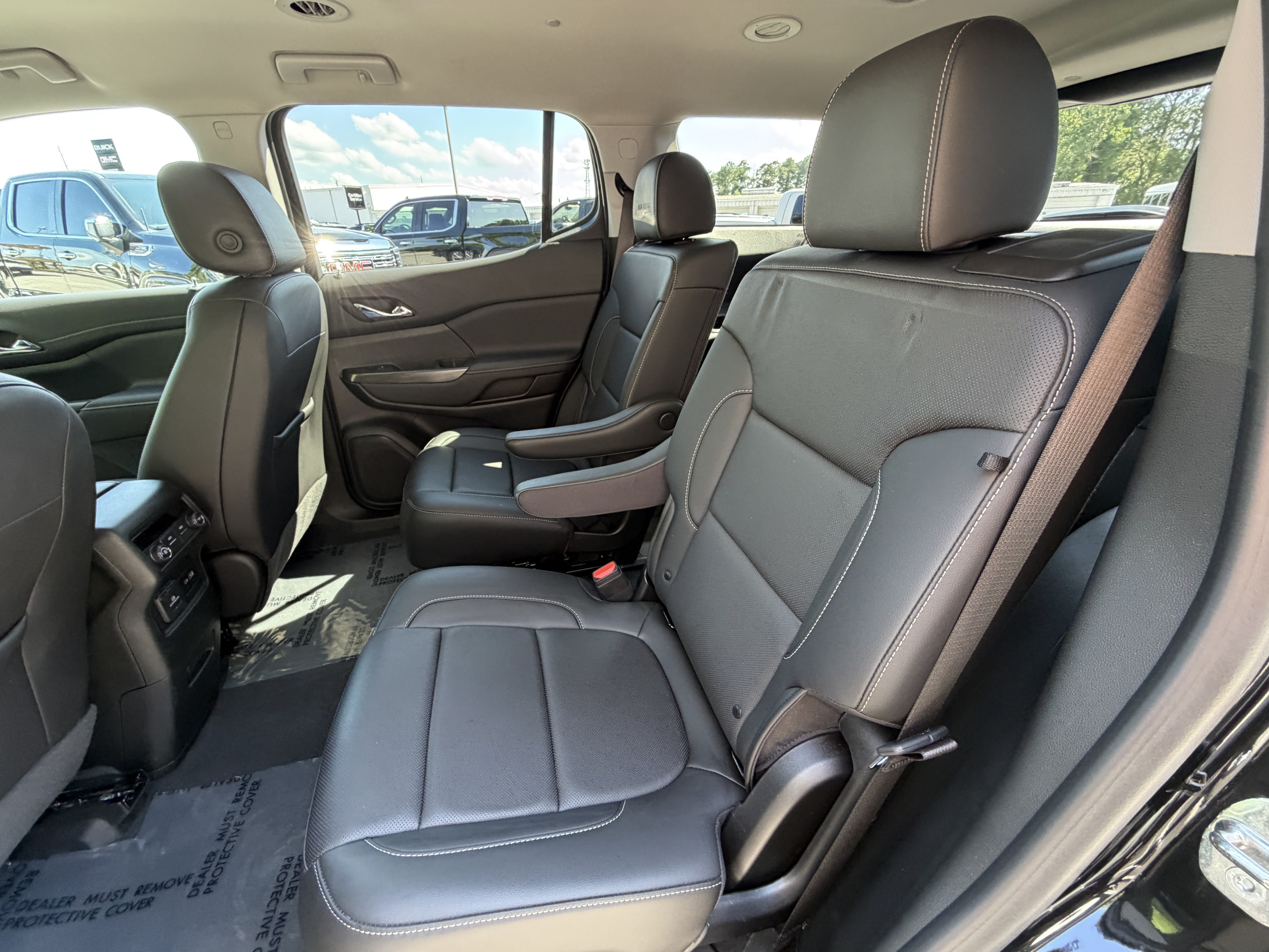 Used 2023 GMC Acadia SLT FWD image 14