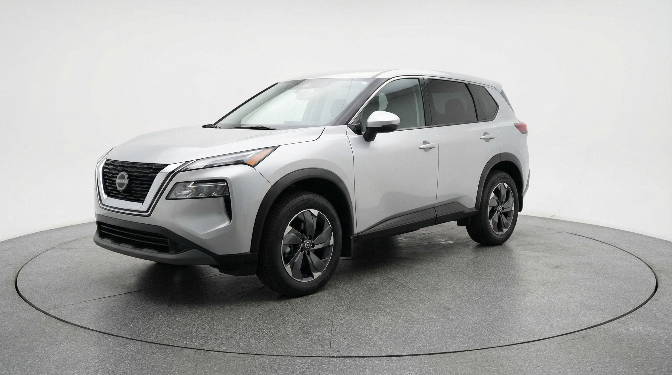 Used 2025 Nissan Rogue SV image 3