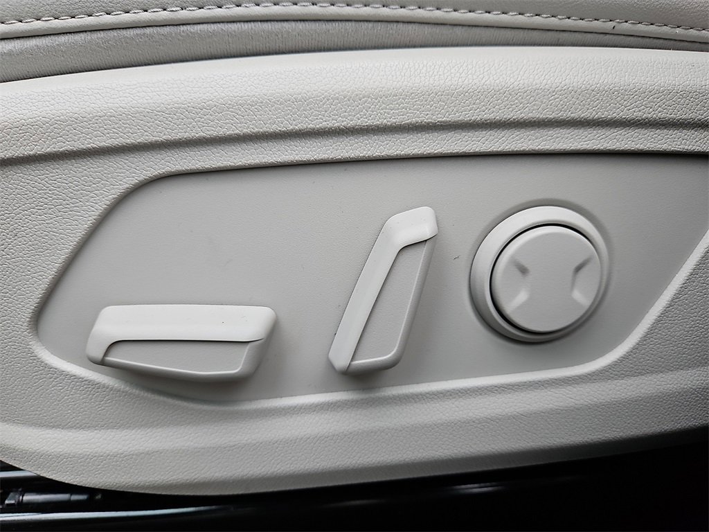 Certified 2025 Kia Sorento S w/ Panoramic Sunroof Package image 28