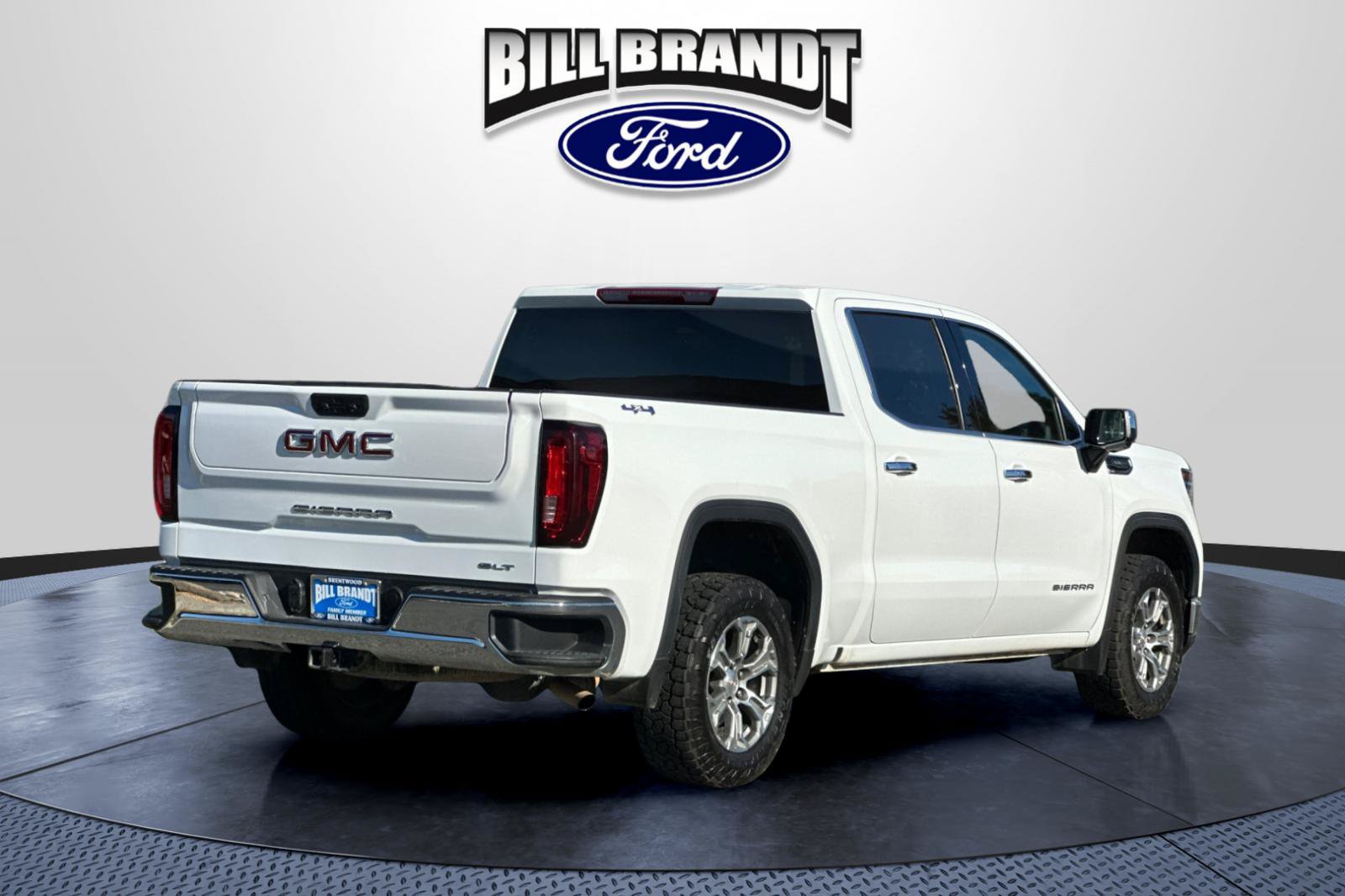 Used 2025 GMC Sierra 1500 SLT AWD/4WD image 3