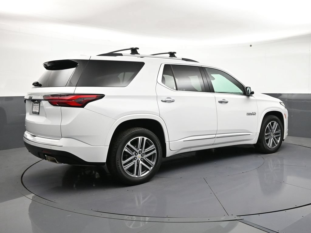 Used 2023 Chevrolet Traverse High Country w/ LPO, Floor Liner Package AWD/4WD image 5