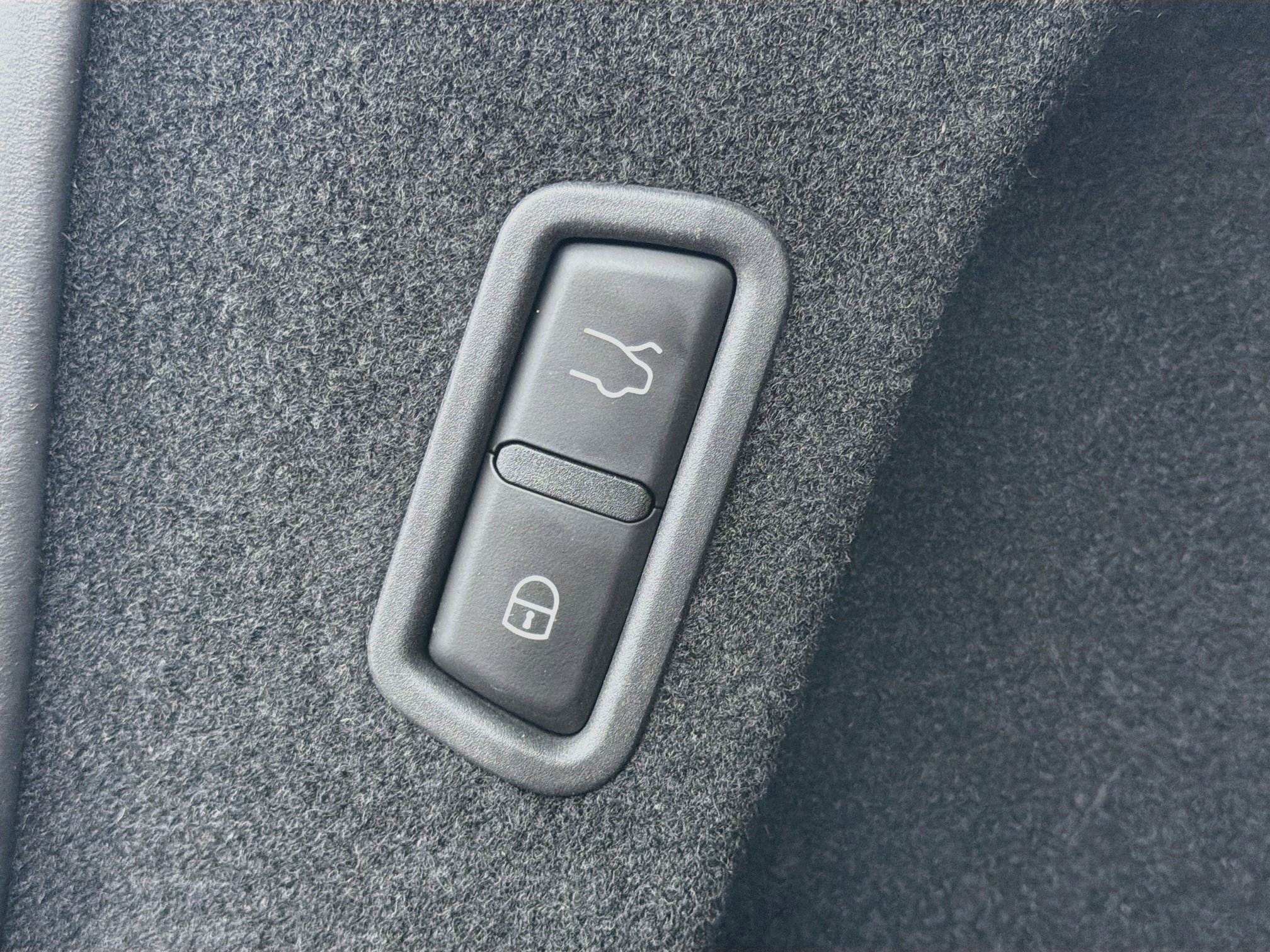 Used 2023 Maserati Levante Modena AWD/4WD image 13